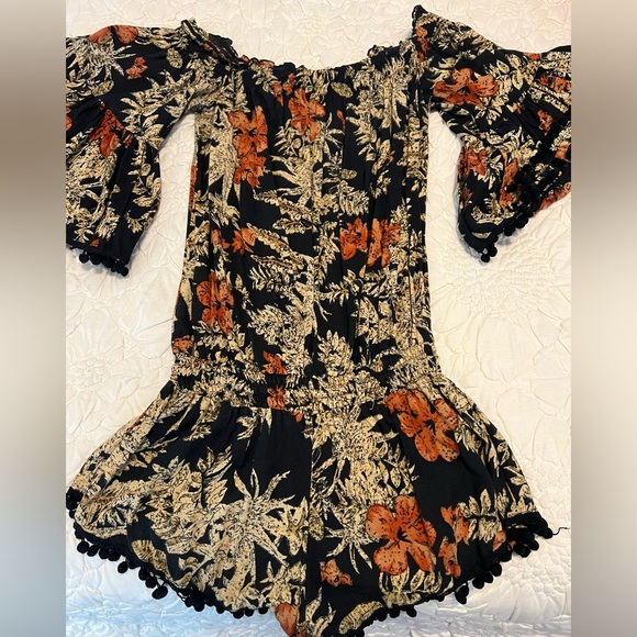 XS Raga (Revolve) off the shoulder going out romper - Picture 3 of 3